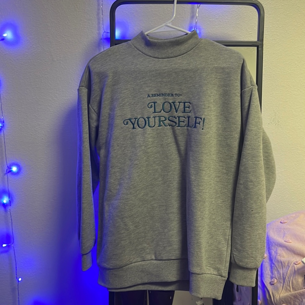 Forever 21 Sweatshirt